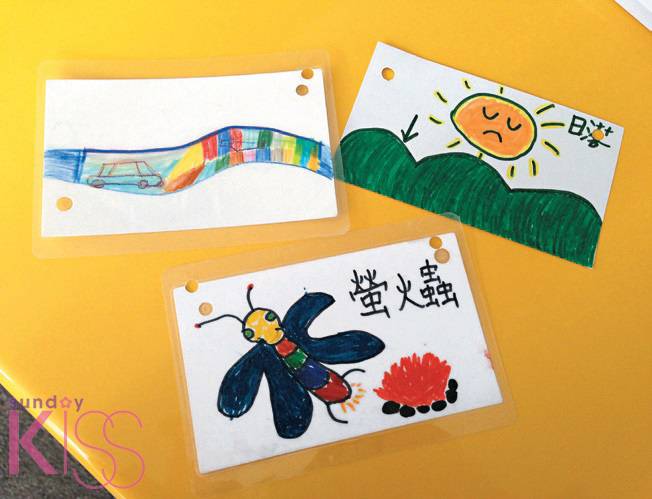 閃卡可幫助圖像記憶，除用現成字卡外，也可由孩子親手繪畫，加深印象，可用此方法溫習中文默書。