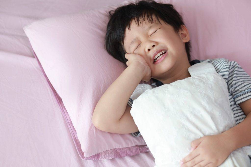 兒童磨牙影響睡眠質素 牙醫解構磨牙成因及戒除磨牙習慣的方法