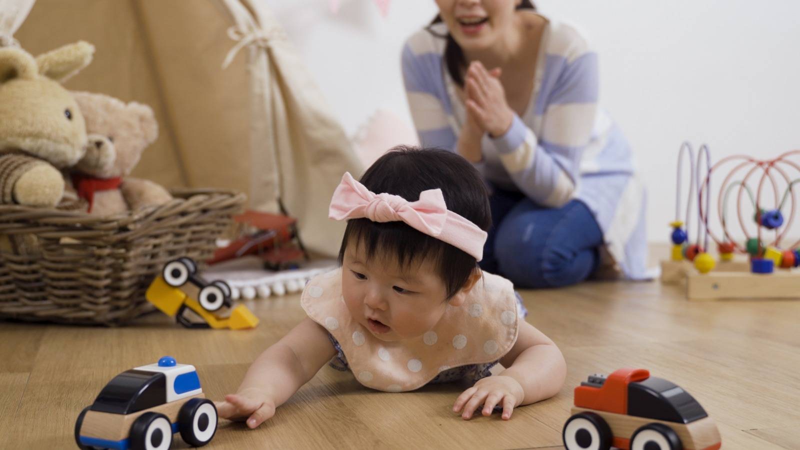 BB爬行好重要  學行唔急得 即睇進程表 孩子開心成長