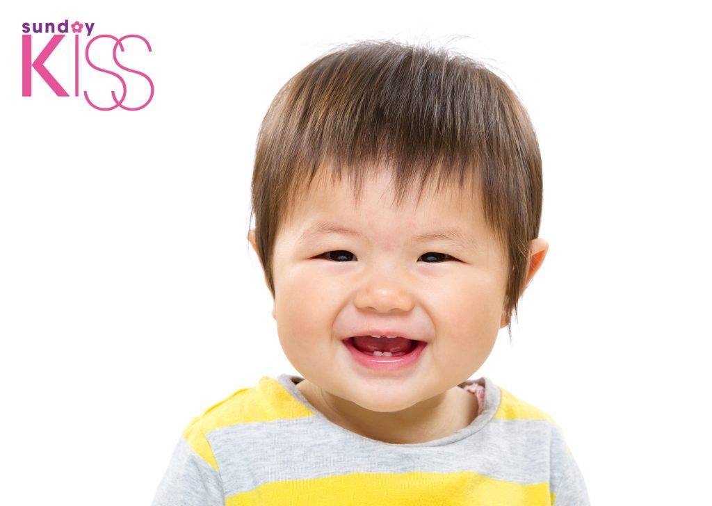 BB成長 BB一般於6至10個月大開始出牙，家長可留意孩子出牙時的不適。