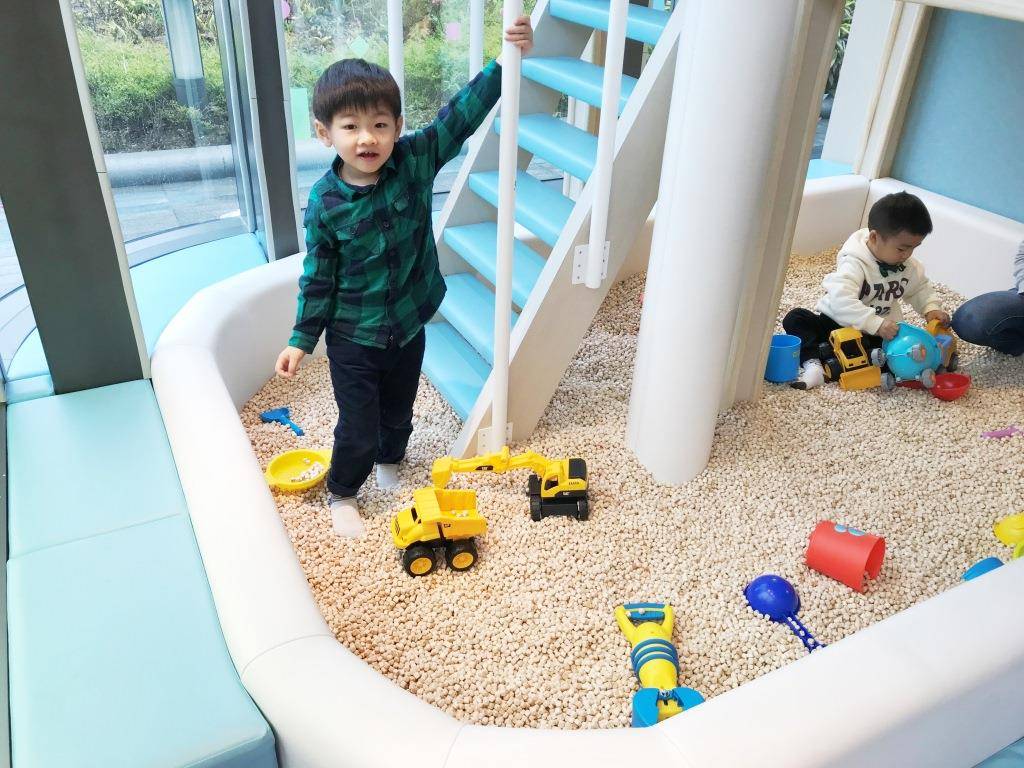 啟德紙飛機親子空間 23萬平方米戶外平台公園＋木粒沙池+工作坊｜ 親子餐廳