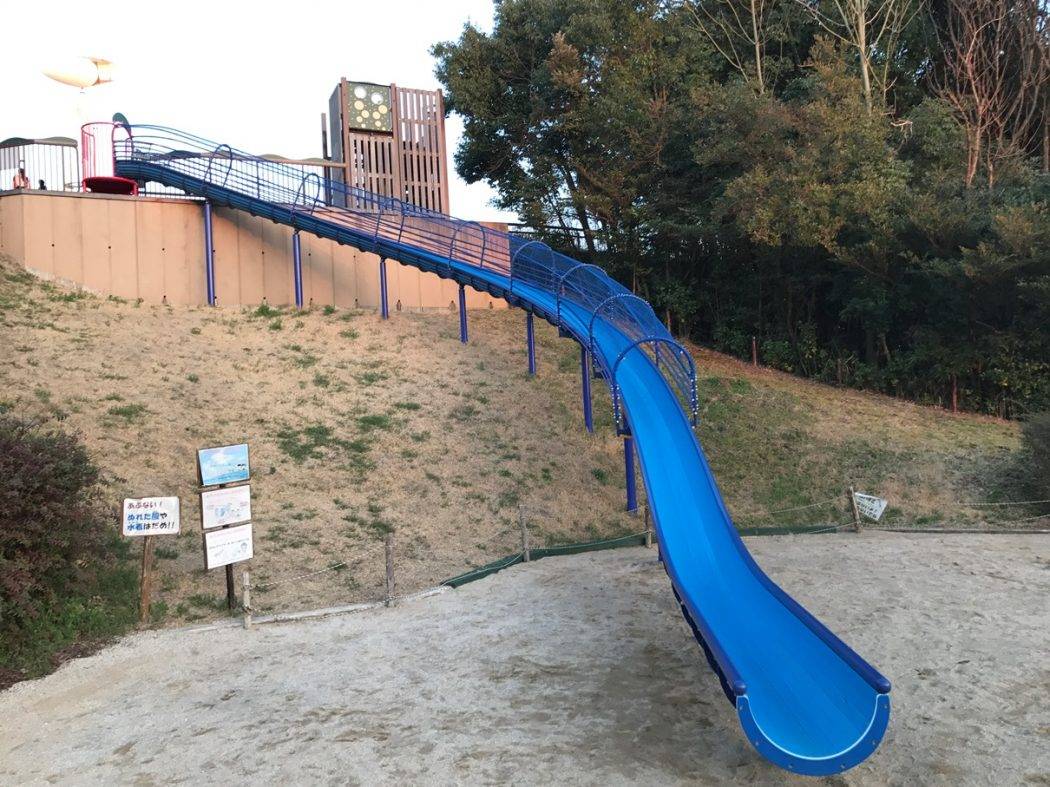 名古屋「愛地球博紀念公園」免費任玩超長滑梯、繩網、嬉水設施｜親子旅遊