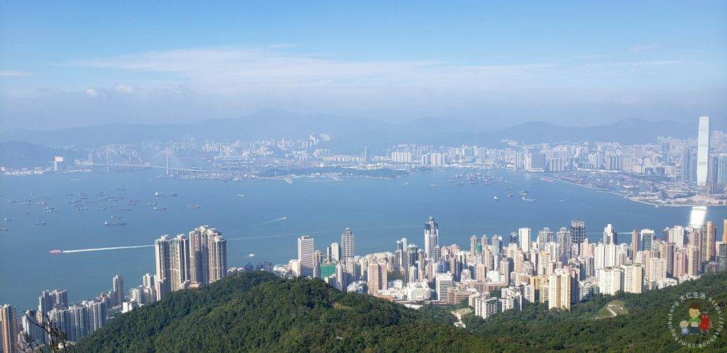西高山 在山頂頂峰，可以360度環迴盡看全個香港