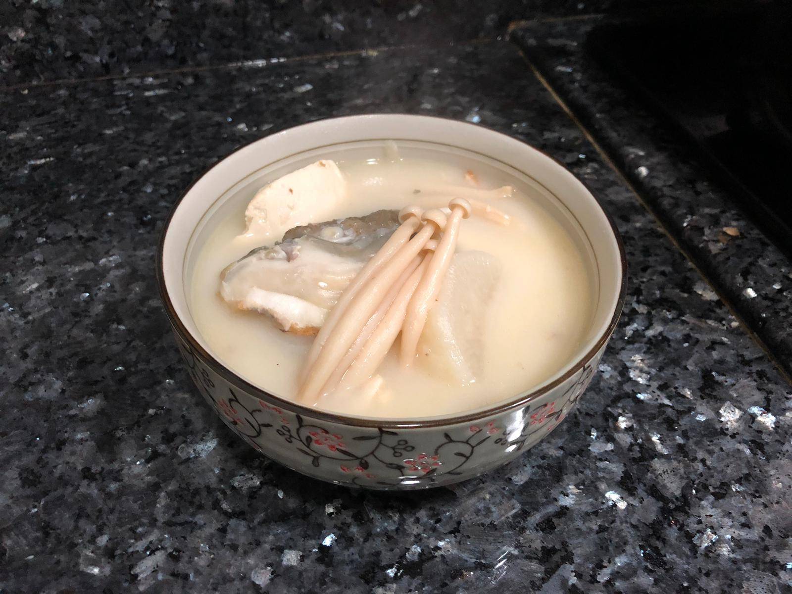 豆腐食譜 海鮮菇蘿蔔豆腐魚頭湯