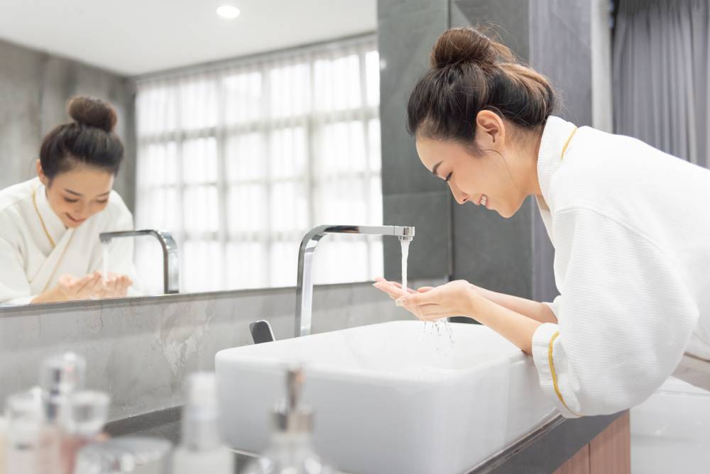 觸摸過生疣的部位後，應立即洗手，以防把病毒傳染到其他身體部位或散播開去。（圖片來源：shutterstock）