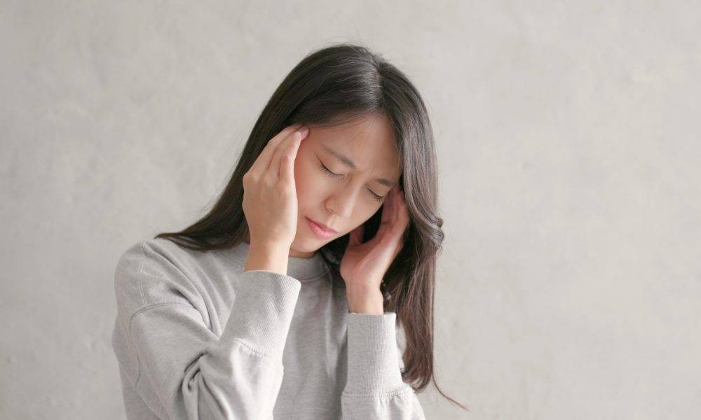 月經血虛女性易患頭風 深夜洗頭誘發頭痛？春夏兩季多風邪 頭風發作高峰期