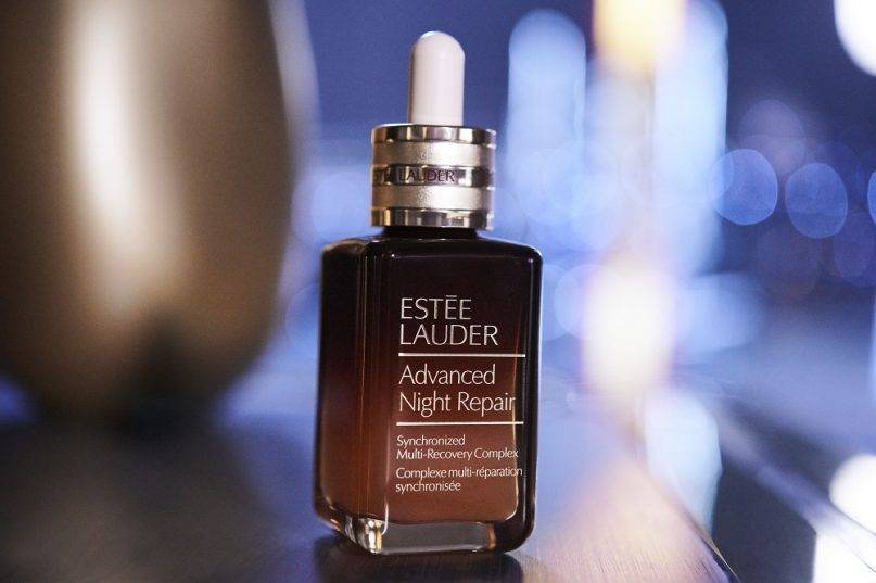 小棕瓶 Estée Lauder全新升級再生基因修復精華 HK$380/20ml、HK$570/30ml、HK$800/50ml、HK$1,020/75ml