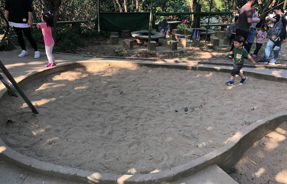 上水假日農場 小朋友也可以在沙池進行「玩沙樂」
