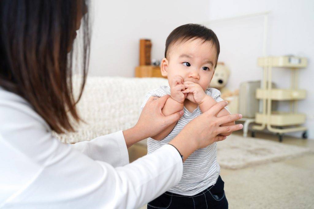 新西蘭研究：小朋友有咬手指甲習慣 大個無咁容易患過敏性疾病