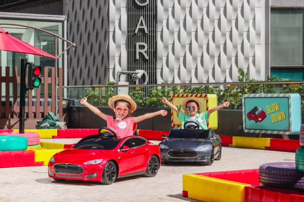 暑假好去處 讓小朋友有機會駕駛 Tesla Model S 兒童電動車體驗駕駛樂趣
