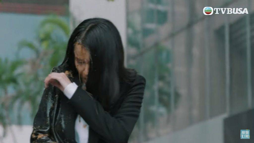 負責淋屎的林夏薇在劇中表搶鏡，黃翠如的角色性格偏激，去年拍攝時極具壓力。（圖片來源：TVB.com）