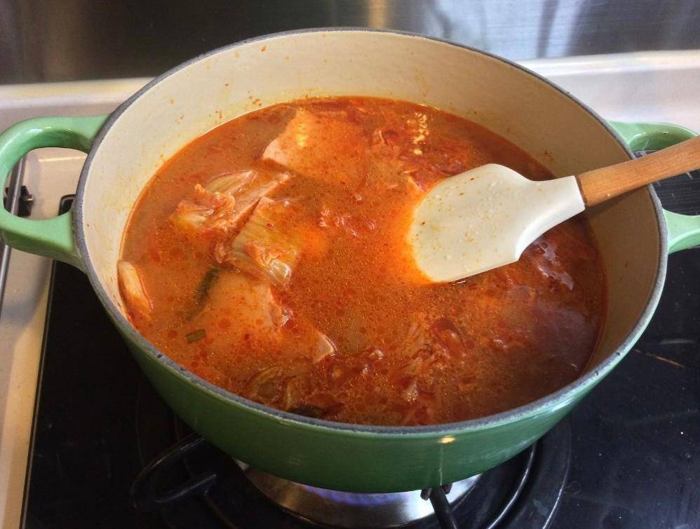 部隊鍋食譜 煮成韓式辣湯。