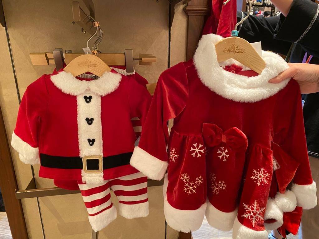 迪士尼 男款聖誕服、女款聖誕服 皆為$289