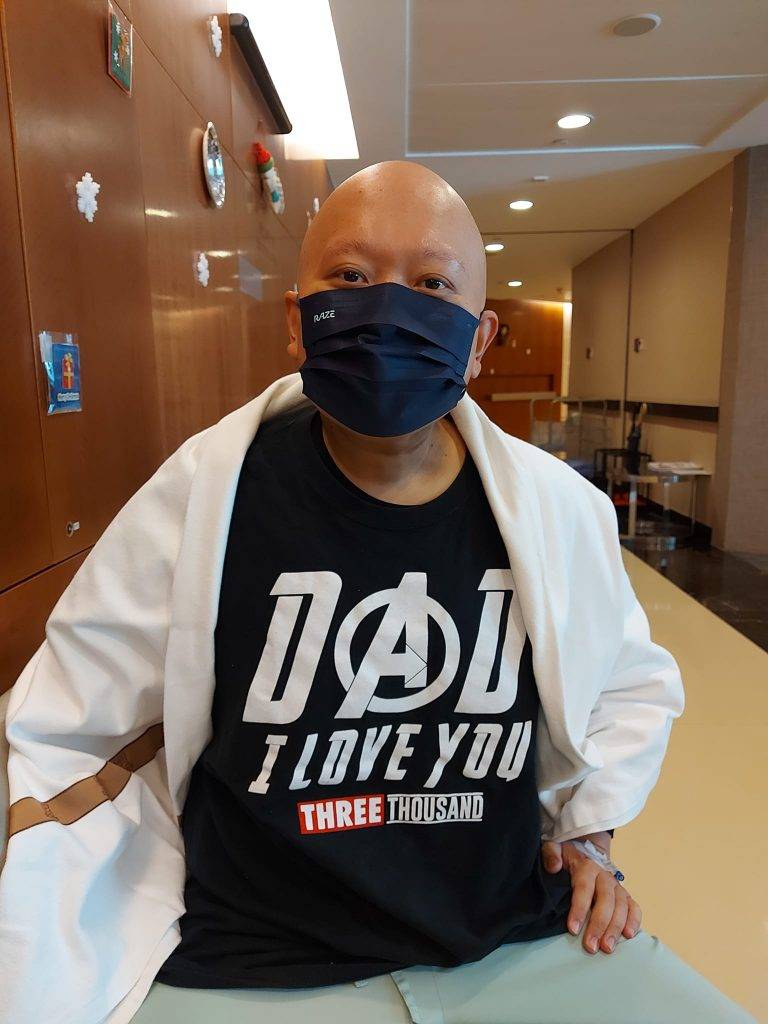 淋巴癌 社工爸爸阿昌經過8個月的治療PET掃描顯示，原先的8個腫瘤無晒，包括胃部10cm大的腫瘤。