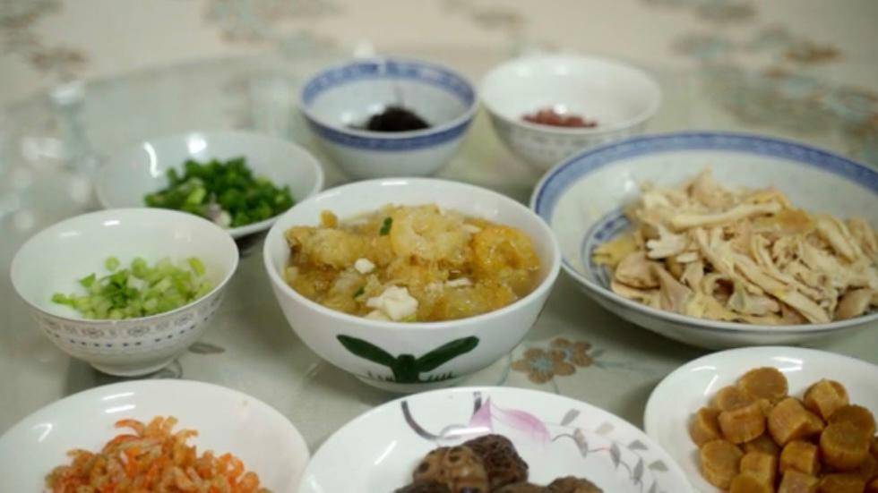 客家媽媽 對於傳統客家人而言，這碗湯材料豐富，代表富足。不過，對節儉的客家人而言是奢侈，所以非一般客家人能時常食用。