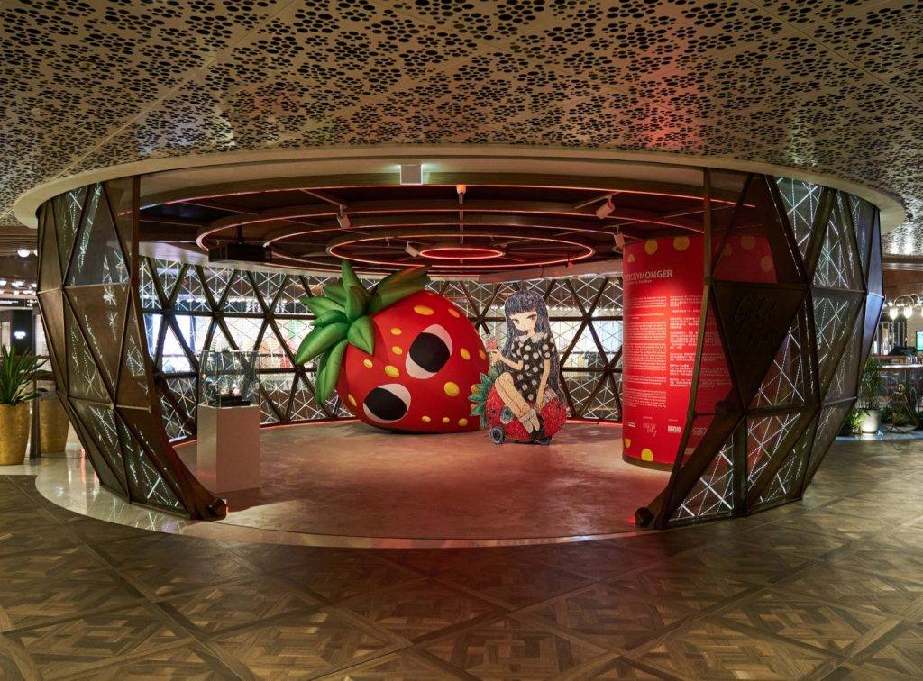 新年好去處2022 韓國藝術家 Stickymonger 創作的巨型草莓藝術裝置