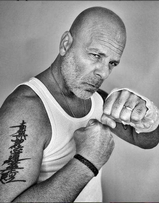 失語症 Bruce Willis憑「虎膽龍威」系列電影聞名，近年一直活躍於螢幕前。