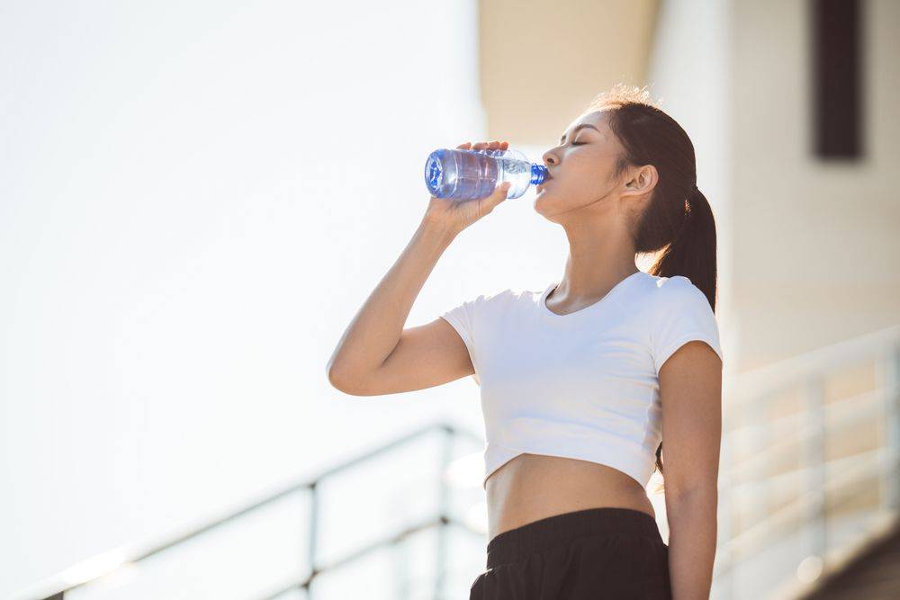 長新冠 多喝水、多運動，可以促進腸道蠕動力，有助改善便秘。