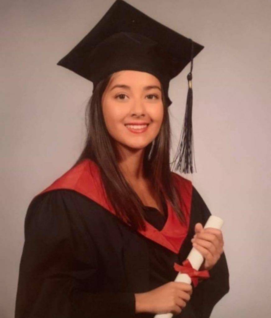 謝嘉怡 19年大學畢業，曾於英國當護士。