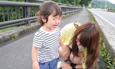 自閉症男子隨機攻擊幼兒 港媽包容不提告網民反指是縱容｜附徵狀＋應對方法