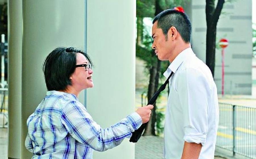 陳安瑩 陳安瑩多年來默默耕耘，到2012年因接拍接《怒火街頭2》的一場喊戲被觀眾激讚