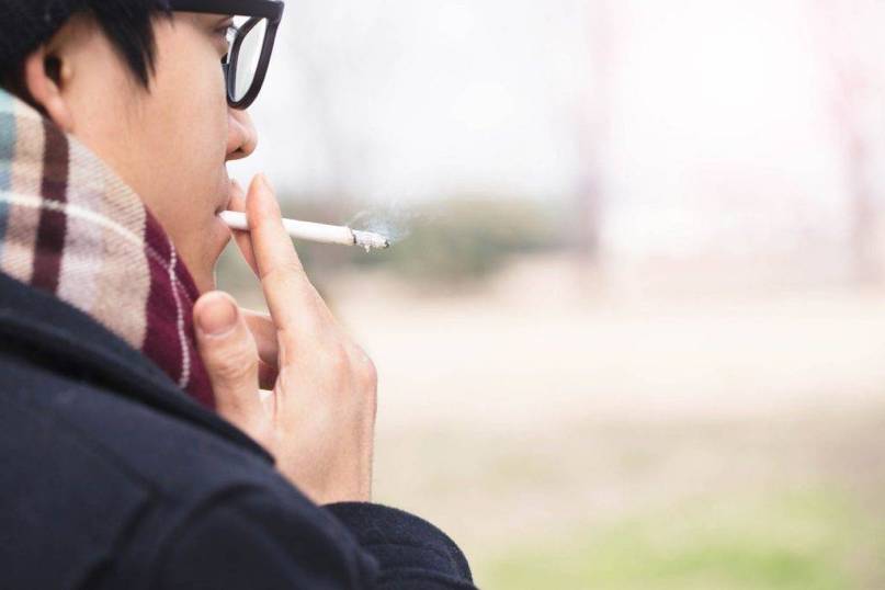 肺癌成因 肺癌患者多以煙民為主，越早開始吸煙，吸煙越多，風險越大。