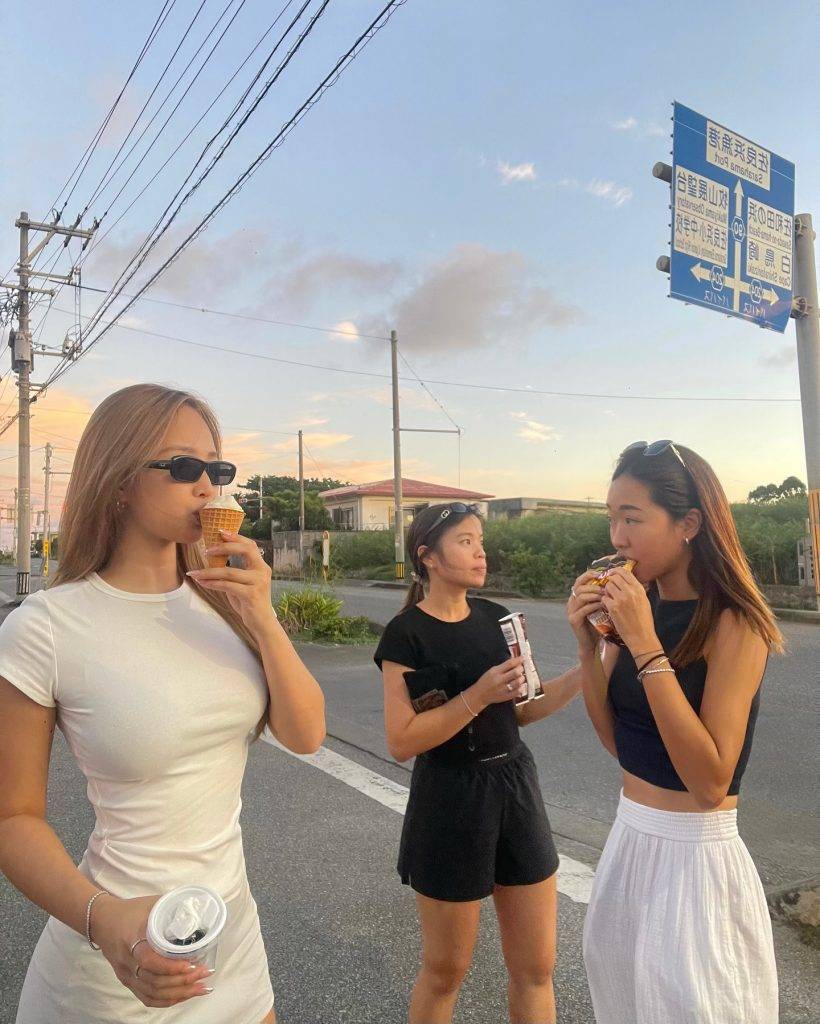 icyaza 香港電台 如今,吳紫菲已成功減重並維持健康狀態,雖然「不是很瘦」,但達到她理想的身材比例。她透露,關鍵在於三個方法(詳見其貼文圖5),不僅幫助她減重,還讓皮膚光澤、面色紅潤。「自問未係好索好正,至少今日的我better than yesterday。」她以四年失敗經驗為鑑,鼓勵健身中的或尚未起步的粉絲:「我失敗了足足四年都爬番起身,你係咪要有一個目標呢?」(圖片來源:IG@1iicy)