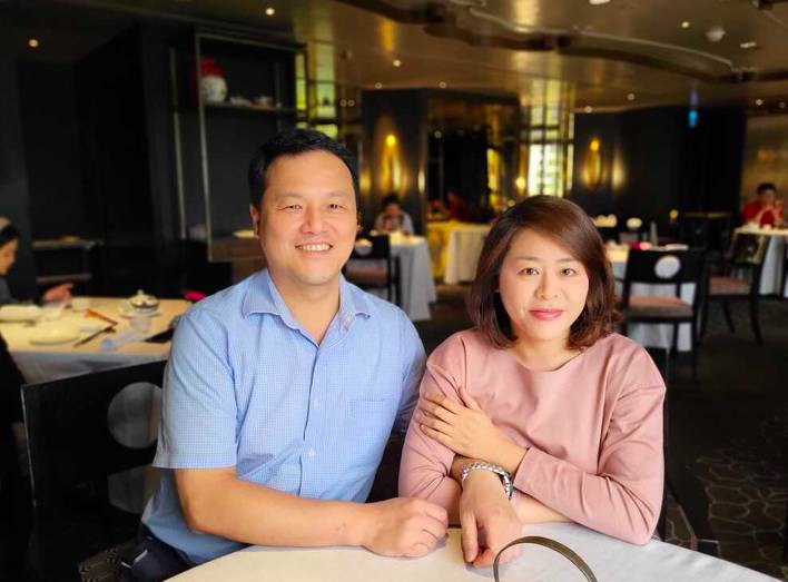 卵巢癌晚期 婦產科名醫王樂明本擁有幸福的四口之家，妻突患癌。