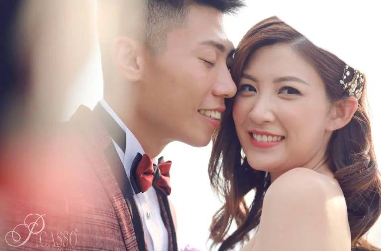 新聞小花 2018年張文采與任職消防員的丈夫盧樂輝結婚