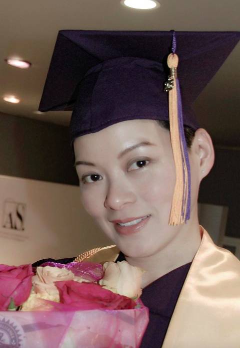 劉錦玲 劉錦玲退出娛樂圈後便可移居美國及重返校園，近年更完成碩士課程