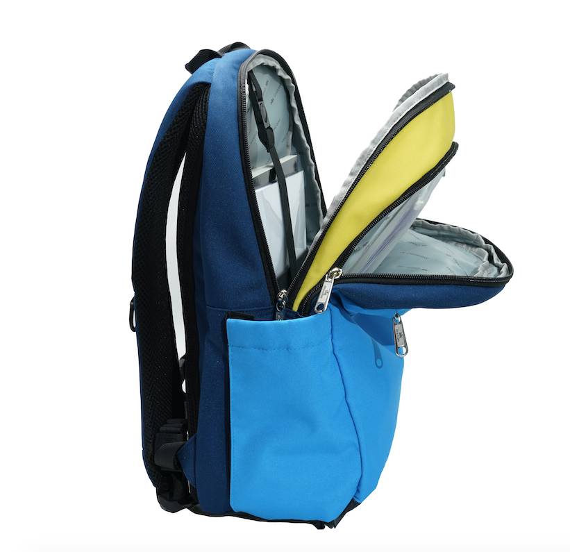 書包推薦 護脊書包 書包內裏最好有帶可以扣實比較重的書貼住背部。