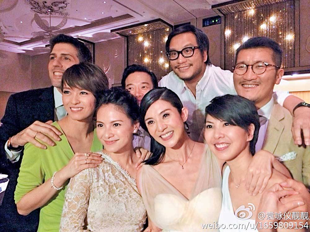 楊采妮 新加坡 一班好友婚禮上合照。