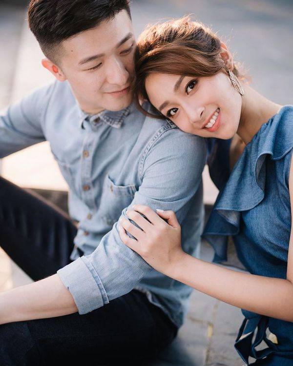 黃愷怡 瑜珈褲 黃愷怡 黃愷怡已於2019年嫁給了其拍拖7年的初戀機師老公Billy Chau。