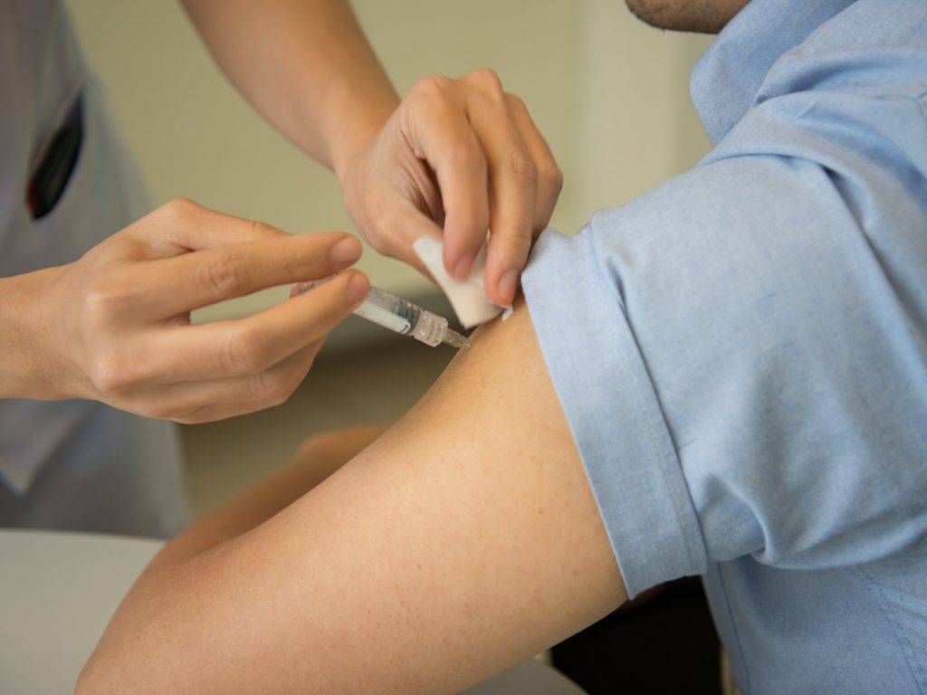 流感針 合資格人士50歲或以上）可在預約接種新冠疫苗時同時免費預約接種流感疫苗。