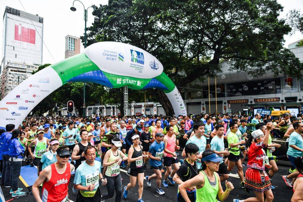 渣打馬拉松2023 渣打馬拉松2022/23 渣打馬拉松2022 渣打香港馬拉松宣布第25屆渣打香港馬拉松將於2023年2月12日舉行，設有全馬馬拉松、半馬拉松和10公里三個距離組別