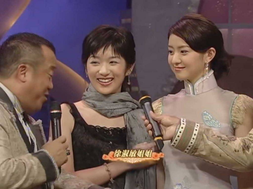 陳茵媺 星光路上 2006 香港小姐 同年另一焦點佳麗徐淑敏，就由姐姐陪同上台，不過未能奪三甲！