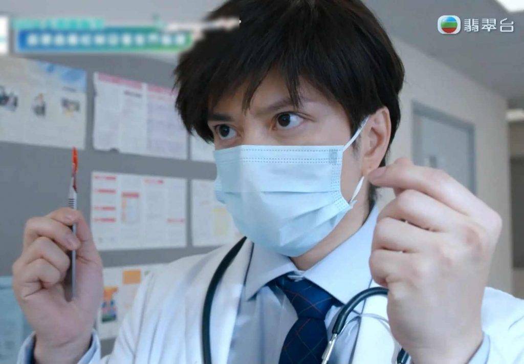 奪命提示 張彥博 大眼張彥博在23集還會戴上假髮扮作醫生行兇,今輯的招牌白髮還未曝光!(圖片來源:TVB)