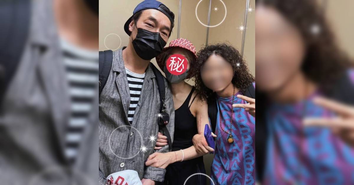 鄭秀文翹實許志安孖公仔出巡被捕獲 網民直指Sammi狀態超差籲版主del合照