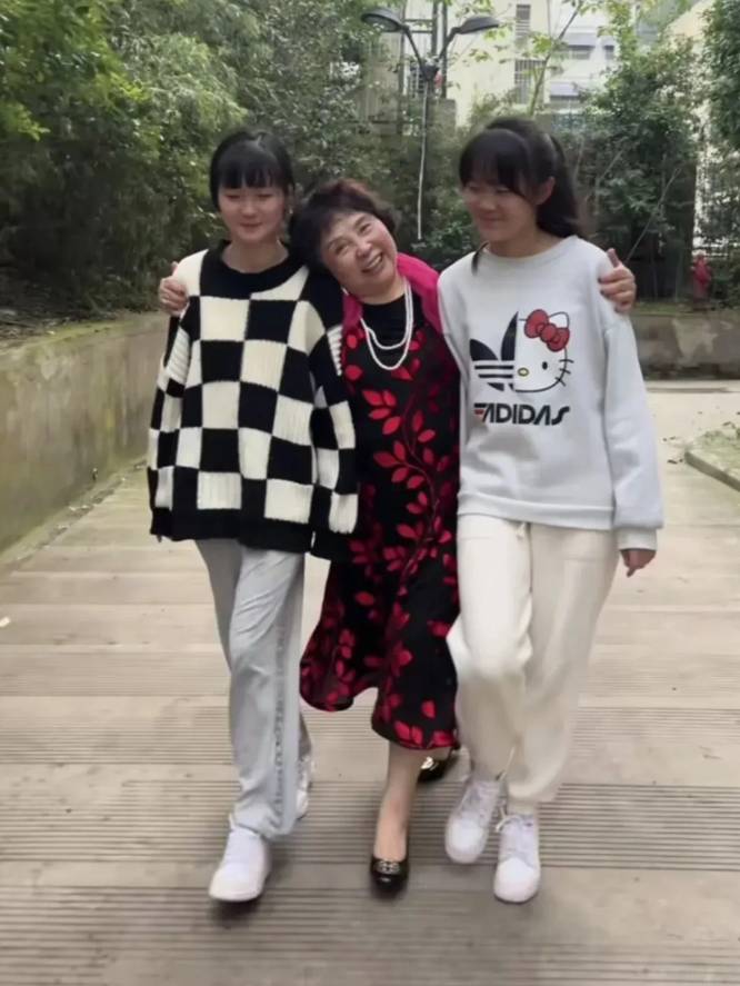 盛海琳 高齡產婦 (圖片來源:騰訊網)
