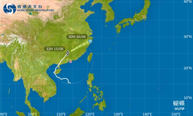 蝴蝶｜天文台於下午12時20分發出三號強風信號！最新動態位置及風速
