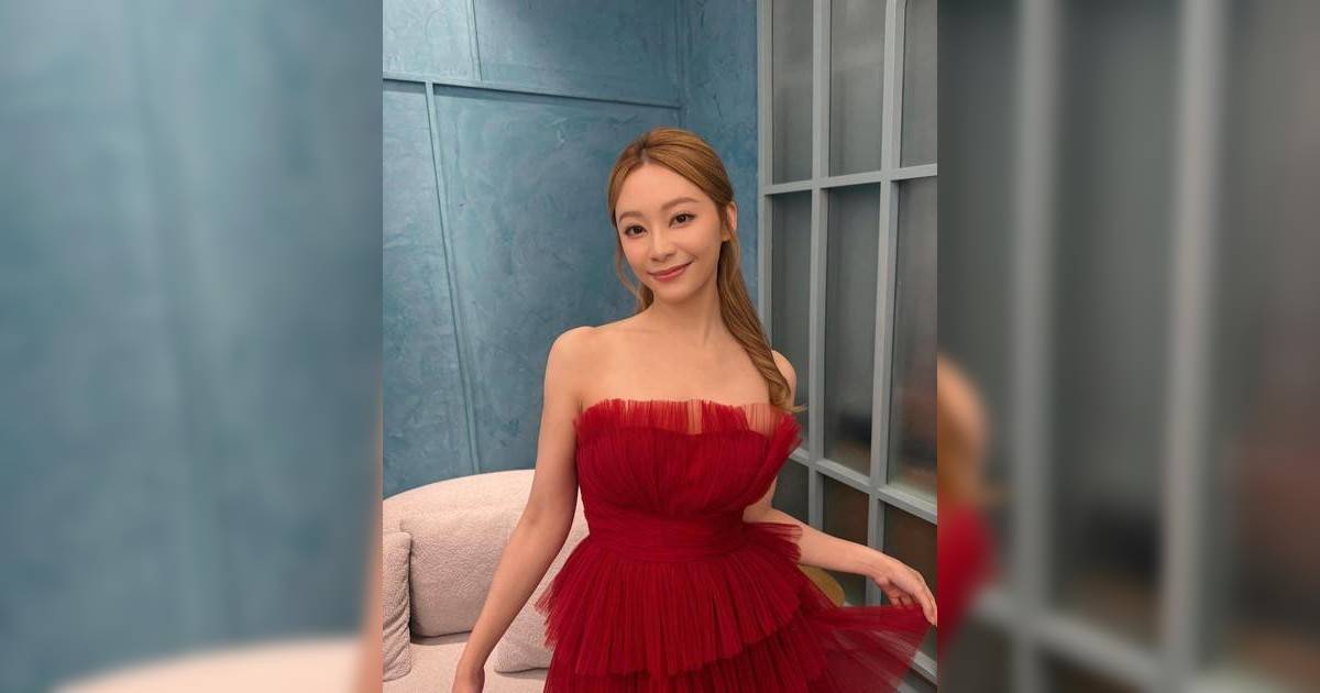 女神配對計劃｜葉蒨文紅色露肩禮服宛如小公主 甜笑白皙長腿勁吸睛
