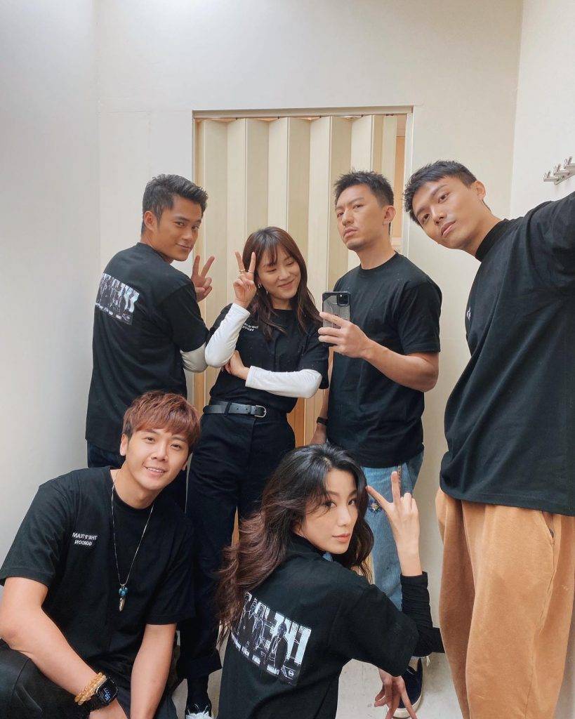 周嘉全 父親 ig 長文爆 女神配對計劃 王敏奕與周嘉全曾合作《法證先鋒5》,是重案組同事,煞科日穿上team tee合照。(圖片來源:周嘉全IG)
