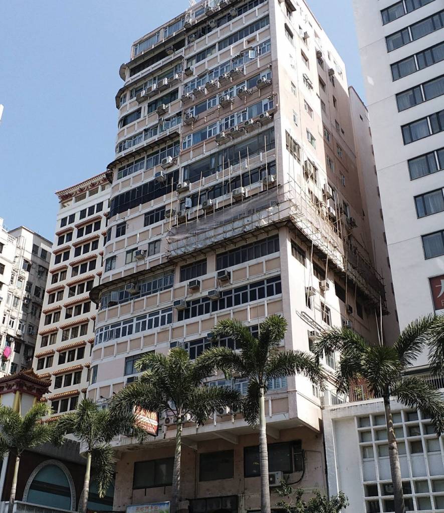 尖沙咀 19歲 尖沙咀彌敦道80號金鑾大廈對開發生一宗墮樓事件。(圖片來源:地圖)