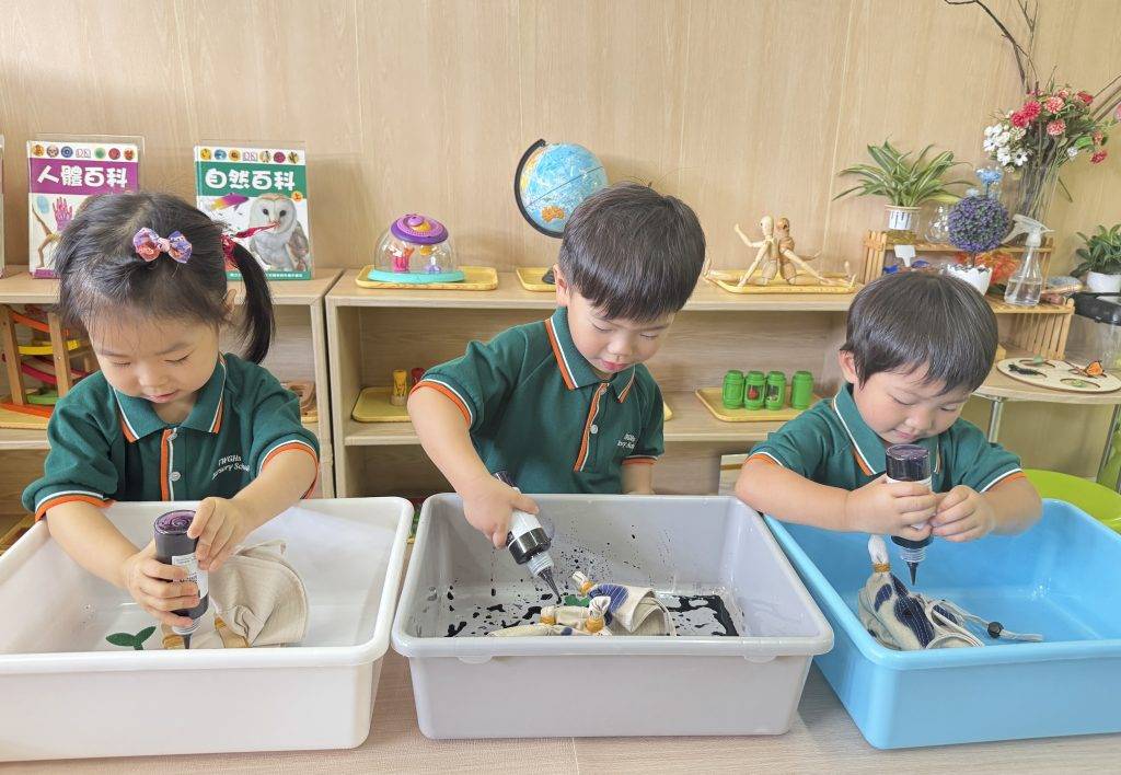 藝術融入教育 學生主動提議製作太陽帽,應對戶外活動的酷熱天氣,運用創意思維,解決生活疑難。(圖片來源:學校提供)