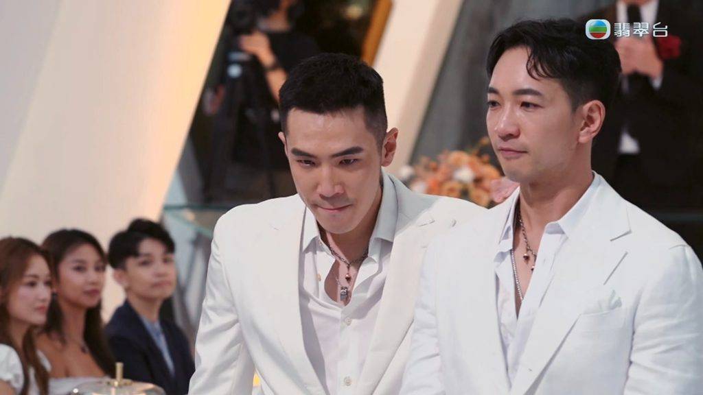 女神配對計劃 細john 女神配對結局細John與Matthew雙隻出局,同框畫面引起BL網友腦補劇情,建議兩人在一起。(圖片來源:TVB)