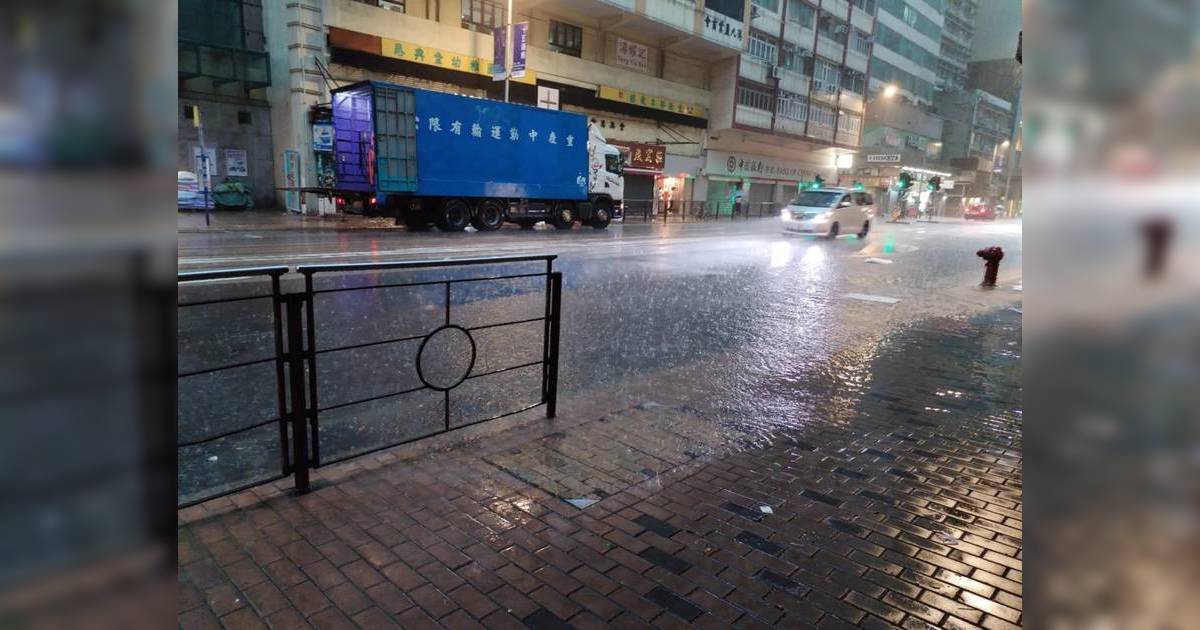 黑雨 曱甴