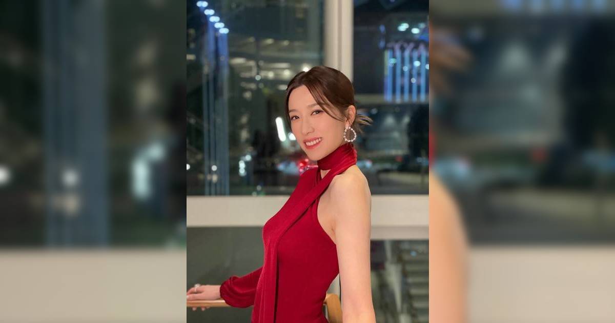 姚子羚火紅戰袍性感爆燈！側身S曲線震撼網民 留言激讚：簡直是顏值封神