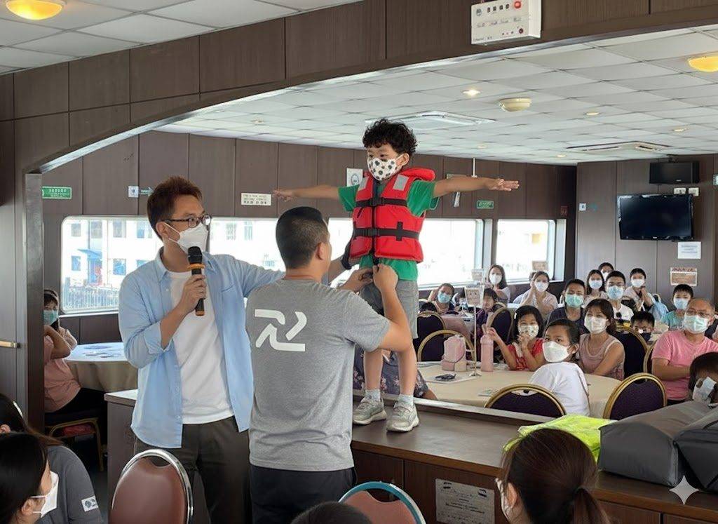 遊船河參觀維港 | (圖片來源:AI生成圖(示意圖))