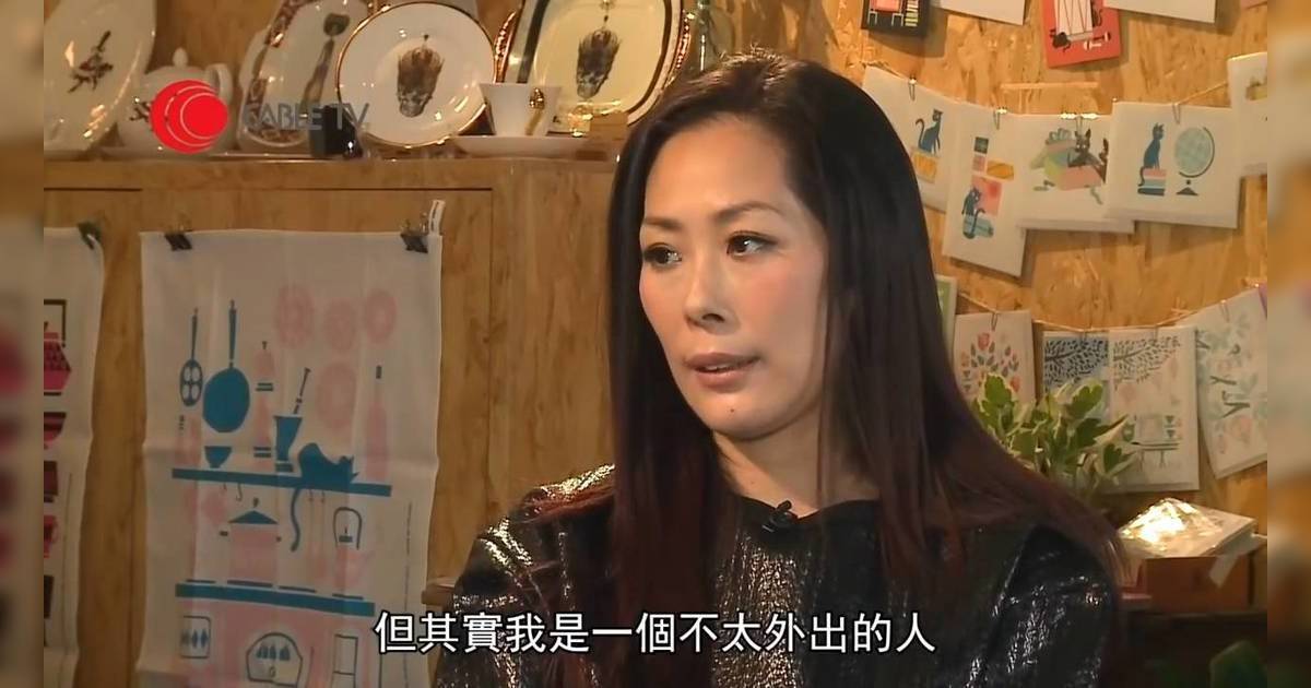 59歲關淑怡驚傳病危送ICU搶救！兒子連日醫院守候抱膝痛哭 情況不樂觀？