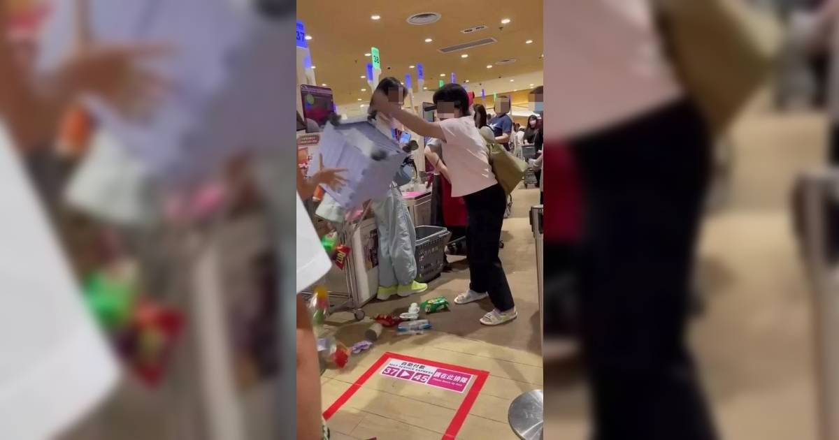 AEON惡婦排隊怒翻顧客買餸車 職員處理手法惹網民洗版鬧爆：以後唔會去